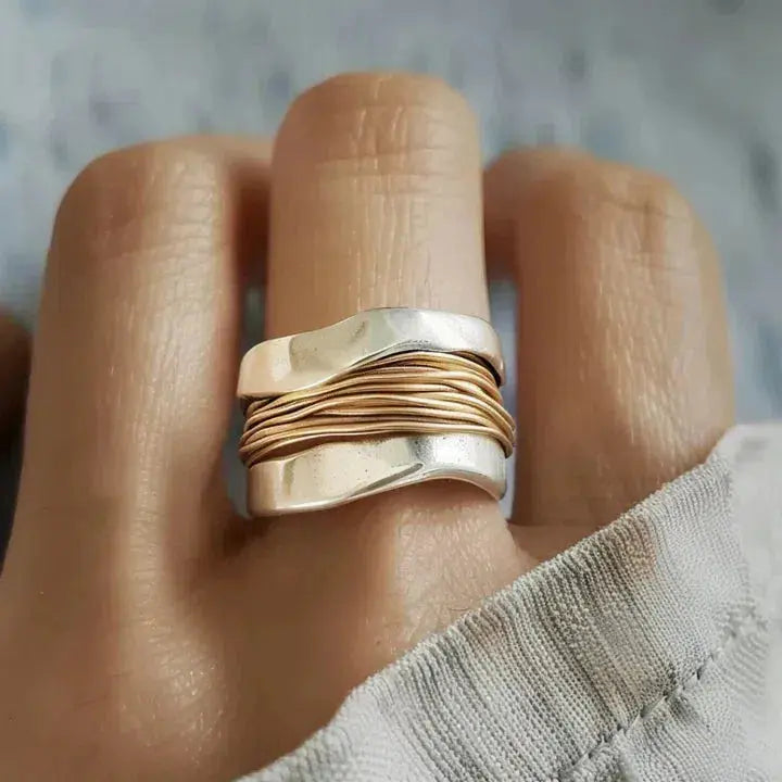 MAISON CHÉRIE | Anillo en plata con hilo dorado