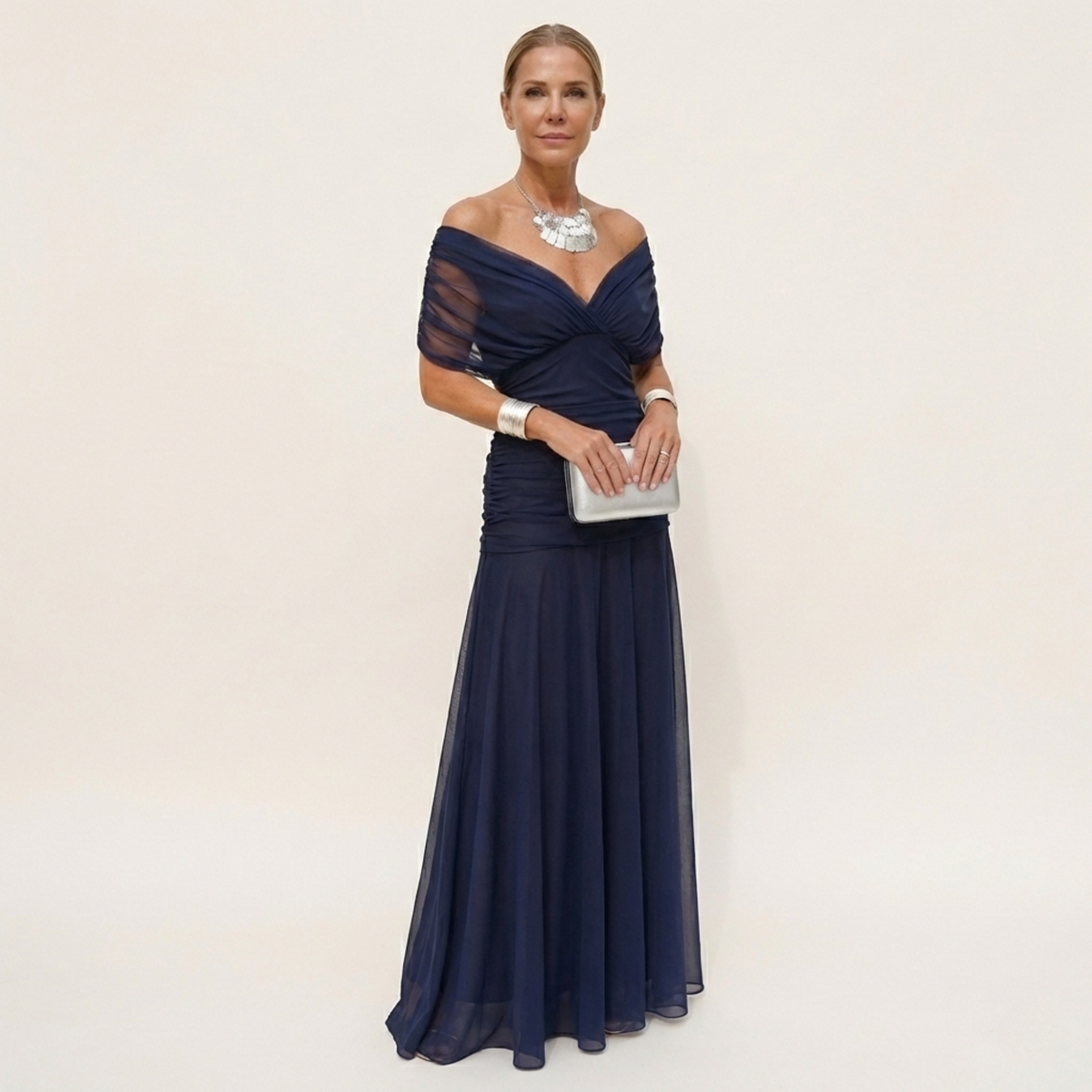Vestido Élodie | Largo Fluido con Escote en V y Diseño Sofisticado