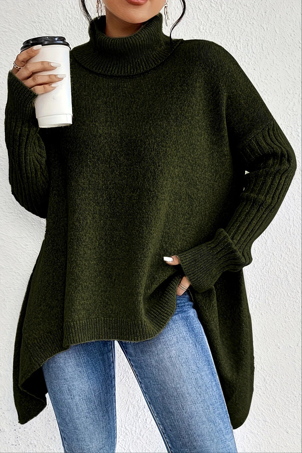 MAISON CHÉRIE | Suéter oversize de mujer con cuello alto y dobladillo asimétrico