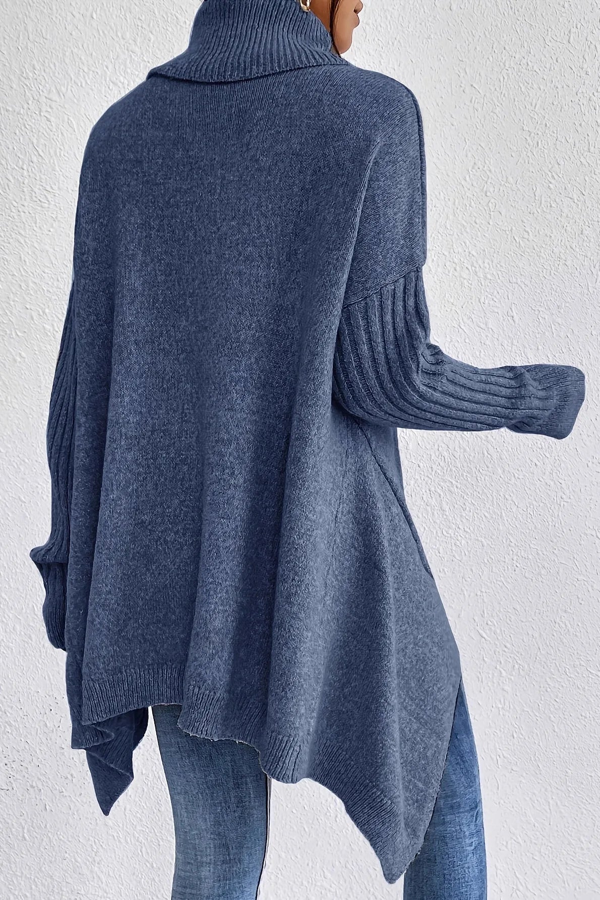 MAISON CHÉRIE | Suéter oversize de mujer con cuello alto y dobladillo asimétrico