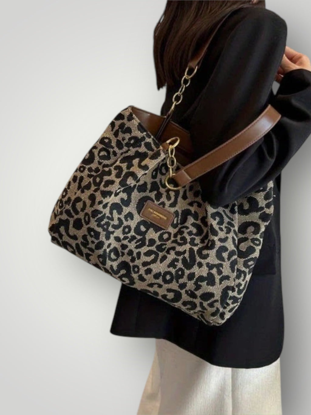 MAISON CHÉRIE | Bolso bandolera con estampado de leopardo