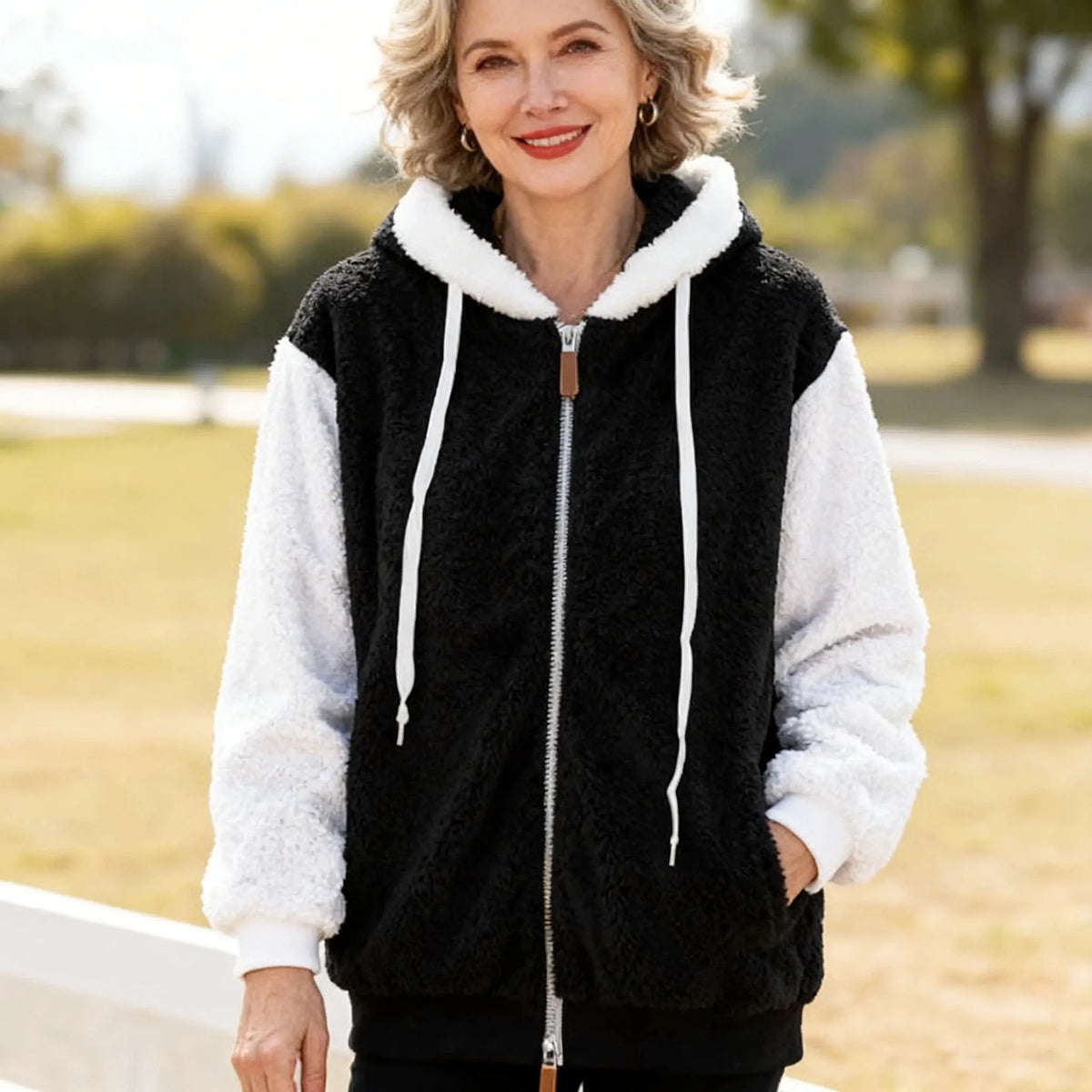 MAISON CHÉRIE | Chaqueta polar mujer con capucha y bolsillos