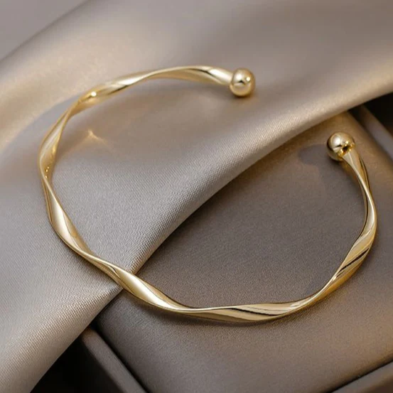 MAISON CHÉRIE | Pulsera elegante en oro